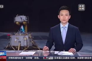 记者：上半场近20分钟内，国足无一次过中线&被中国香港围攻